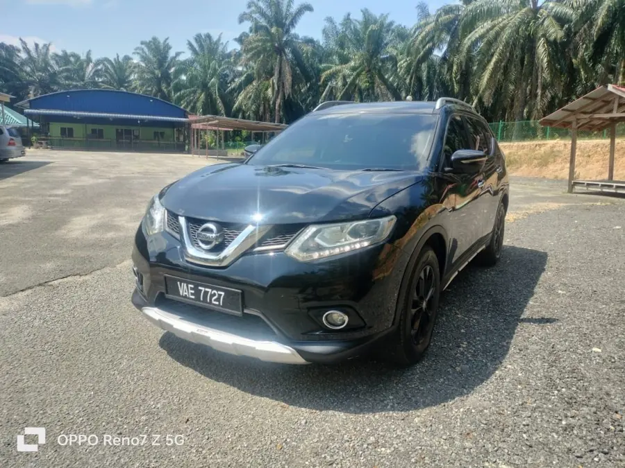 SUV selamat dihantar ke destinasi selepas kerja transport kenderaan